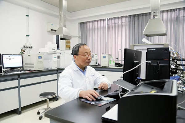 幾十年如一日堅(jiān)守環(huán)境監(jiān)測，致敬梅建鳴！